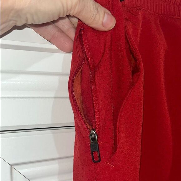 Lululemon Pace Breaker Short *Lined Perforated 9" Size S - Picture 7 of 11